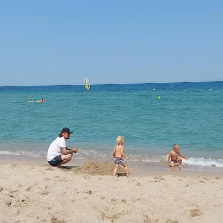 Sea Wolf луксозен с панорамна гледка към морето климатик с нова напълно оборудвана кухня отделна баня с тоалетна гледка към басейна на 30 м от плажа паркинг към хотела навсякъде близо