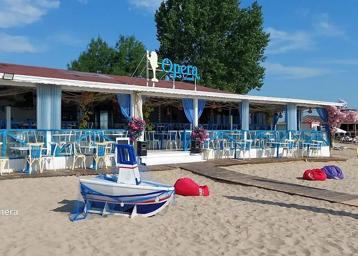 Sea Wolf луксозен с панорамна гледка към морето климатик с нова напълно оборудвана кухня отделна баня с тоалетна гледка към басейна на 30 м от плажа паркинг към хотела навсякъде близо