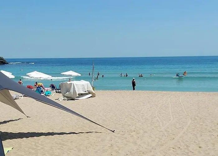 Sea Wolf луксозен с панорамна гледка към морето климатик с нова напълно оборудвана кухня отделна баня с тоалетна гледка към басейна на 30 м от плажа паркинг към хотела навсякъде близо * Lozeneț