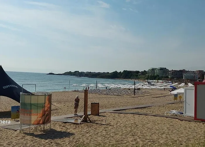 Sea Wolf луксозен с панорамна гледка към морето климатик с нова напълно оборудвана кухня отделна баня с тоалетна гледка към басейна на 30 м от плажа паркинг към хотела навсякъде близо Apartament *