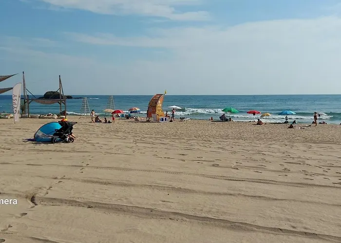 Sea Wolf луксозен с панорамна гледка към морето климатик с нова напълно оборудвана кухня отделна баня с тоалетна гледка към басейна на 30 м от плажа паркинг към хотела навсякъде близо Lozeneț