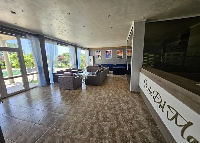 Apartament Sea Wolf луксозен с панорамна гледка към морето климатик с нова напълно оборудвана кухня отделна баня с тоалетна гледка към басейна на 30 м от плажа паркинг към хотела навсякъде близо *