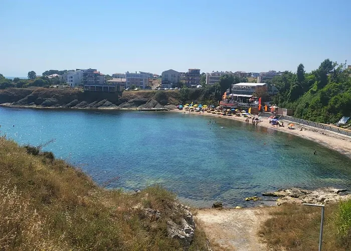 Apartament Sea Wolf луксозен с панорамна гледка към морето климатик с нова напълно оборудвана кухня отделна баня с тоалетна гледка към басейна на 30 м от плажа паркинг към хотела навсякъде близо *