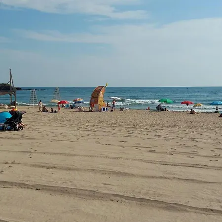 Sea Wolf луксозен с панорамна гледка към морето климатик с нова напълно оборудвана кухня отделна баня с тоалетна гледка към басейна на 30 м от плажа паркинг към хотела навсякъде близо Lozenets
