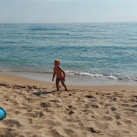 Sea Wolf луксозен с панорамна гледка към морето климатик с нова напълно оборудвана кухня отделна баня с тоалетна гледка към басейна на 30 м от плажа паркинг към хотела навсякъде близо Διαμέρισμα Lozenets