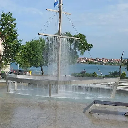 Sea Wolf луксозен с панорамна гледка към морето климатик с нова напълно оборудвана кухня отделна баня с тоалетна гледка към басейна на 30 м от плажа паркинг към хотела навсякъде близо Lejlighed *