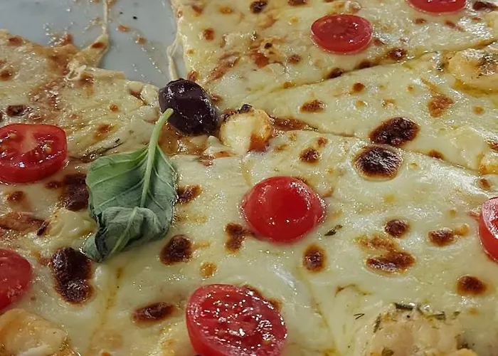 Apartmán Sea Wolf луксозен с панорамна гледка към морето климатик с нова напълно оборудвана кухня отделна баня с тоалетна гледка към басейна на 30 м от плажа паркинг към хотела навсякъде близо