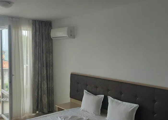 Sea Wolf луксозен с панорамна гледка към морето климатик с нова напълно оборудвана кухня отделна баня с тоалетна гледка към басейна на 30 м от плажа паркинг към хотела навсякъде близо * Lozenec