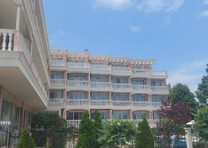 Sea Wolf луксозен с панорамна гледка към морето климатик с нова напълно оборудвана кухня отделна баня с тоалетна гледка към басейна на 30 м от плажа паркинг към хотела навсякъде близо Apartmán Lozenec