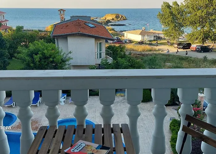 Sea Wolf луксозен с панорамна гледка към морето климатик с нова напълно оборудвана кухня отделна баня с тоалетна гледка към басейна на 30 м от плажа паркинг към хотела навсякъде близо Apartmán Lozenec