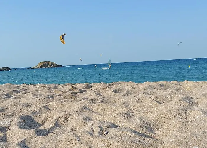 Sea Wolf луксозен с панорамна гледка към морето климатик с нова напълно оборудвана кухня отделна баня с тоалетна гледка към басейна на 30 м от плажа паркинг към хотела навсякъде близо Lozenec